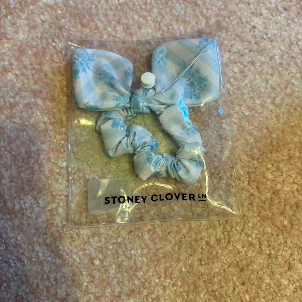 Stoney clover high tea scrunchie in fine China